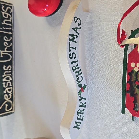 5 Piece Christmas Decor - Picture 3 of 7